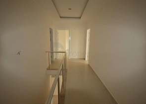 دوبلكس واسعة ضمن مجمع سكني مميز في افسلار /  الانيا 