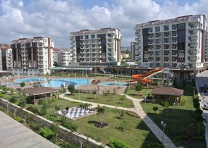 دوبلكس واسعة ضمن مجمع سكني مميز في افسلار /  الانيا 