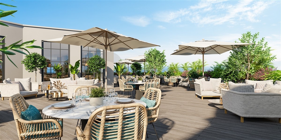 المجمع في المرحلة النهائية من البناء ، على بعد 150 متر من البحر