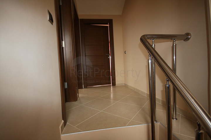 دوبلكس باطلالة بحرية في اوبا / الانيا 