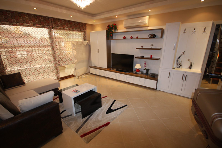 دوبلكس باطلالة بحرية في اوبا / الانيا 