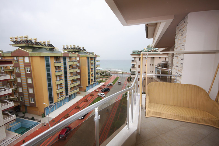 دوبلكس باطلالة بحرية في اوبا / الانيا 