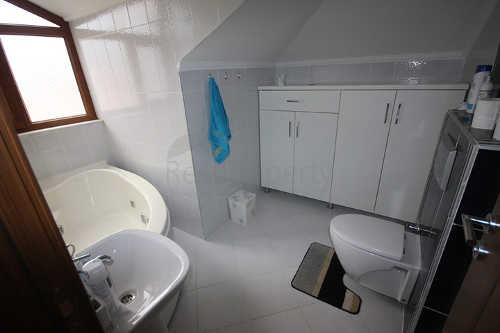 دوبلكس باطلالة بحرية في اوبا / الانيا 