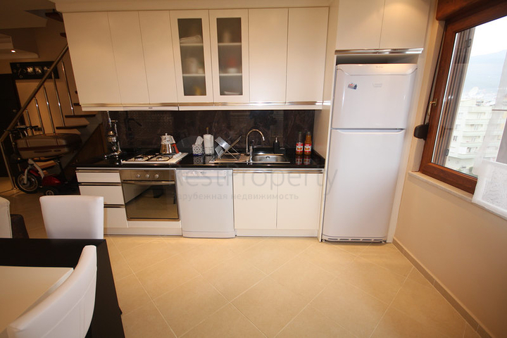 دوبلكس باطلالة بحرية في اوبا / الانيا 