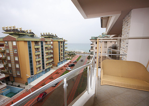 دوبلكس باطلالة بحرية في اوبا / الانيا 