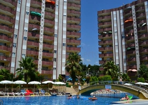 شقة مفروشة في مجمع جيد في محمودلار للإيجار