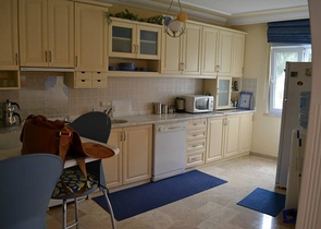 شقة مفروشة في مجمع جيد في محمودلار للإيجار