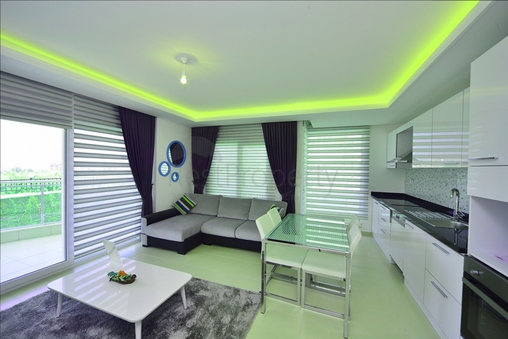 شقق للبيع ضمن مجمع خمس نجوم في افسلار 