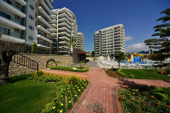 شقق للبيع ضمن مجمع خمس نجوم في افسلار 