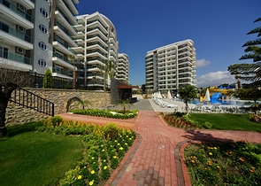 شقق للبيع ضمن مجمع خمس نجوم في افسلار 