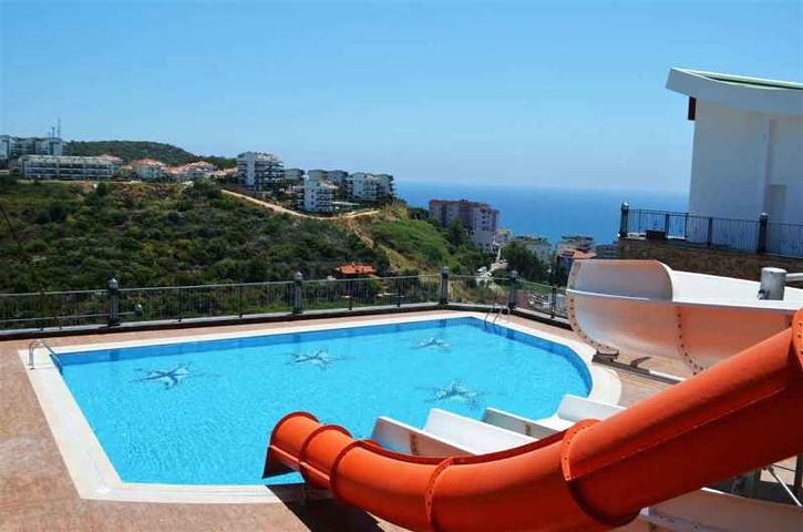 اضخم مجمع فلل على شاطئ البحر المتوسط - الانيا 