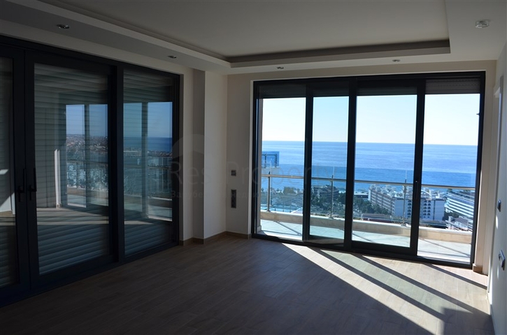 اضخم مجمع فلل على شاطئ البحر المتوسط - الانيا 