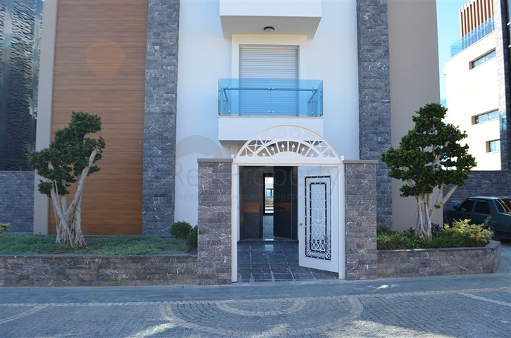 اضخم مجمع فلل على شاطئ البحر المتوسط - الانيا 