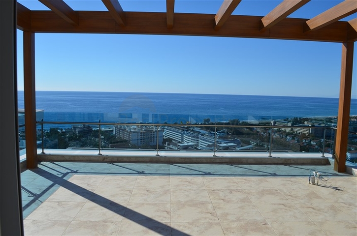 اضخم مجمع فلل على شاطئ البحر المتوسط - الانيا 