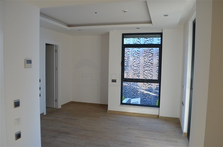 اضخم مجمع فلل على شاطئ البحر المتوسط - الانيا 