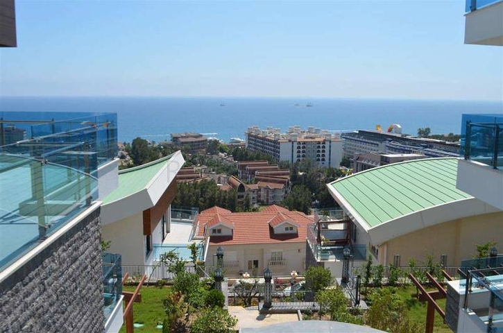 اضخم مجمع فلل على شاطئ البحر المتوسط - الانيا 