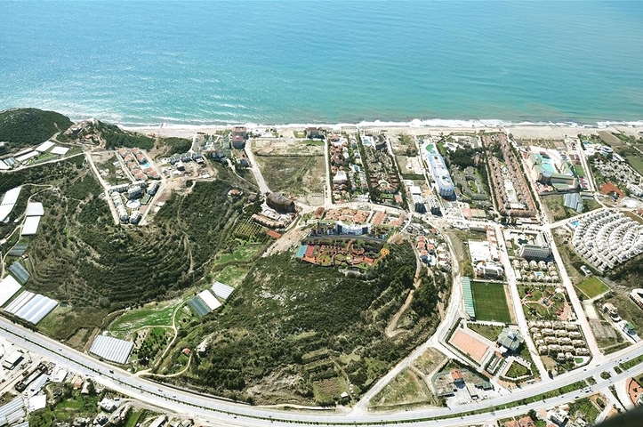 اضخم مجمع فلل على شاطئ البحر المتوسط - الانيا 