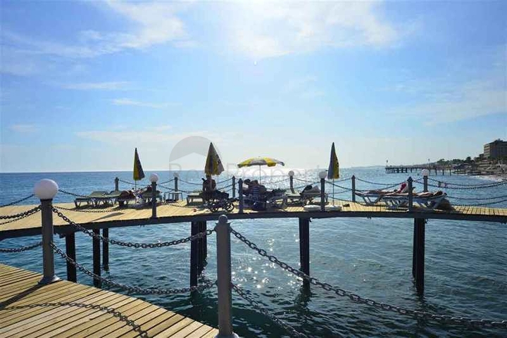 اضخم مجمع فلل على شاطئ البحر المتوسط - الانيا 