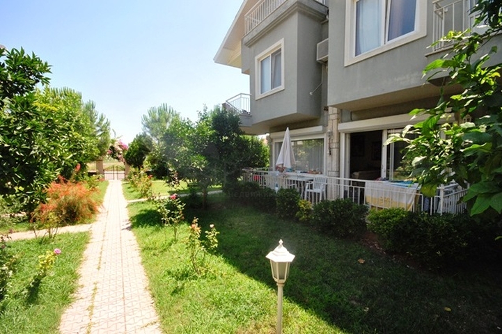 شقة 2 + 1 مع مدخل إلى الحديقة في وسط كيمير