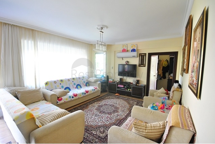 شقة 2 + 1 مع مدخل إلى الحديقة في وسط كيمير