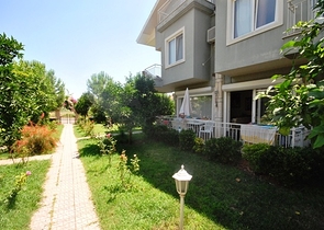 شقة 2 + 1 مع مدخل إلى الحديقة في وسط كيمير