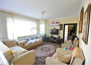 شقة 2 + 1 مع مدخل إلى الحديقة في وسط كيمير