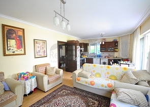 شقة 2 + 1 مع مدخل إلى الحديقة في وسط كيمير