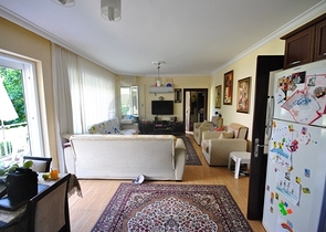 شقة 2 + 1 مع مدخل إلى الحديقة في وسط كيمير