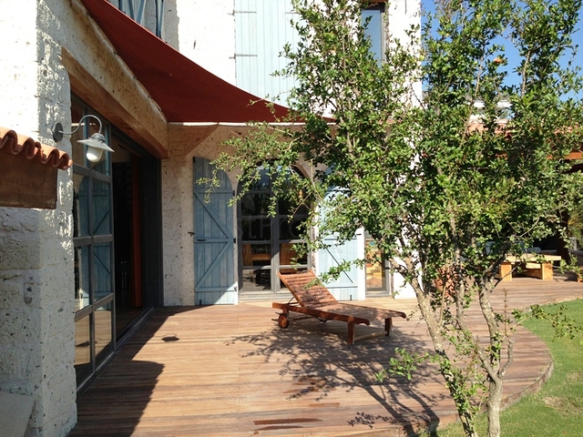 فيلا مع قطعة أرض كبيرة مع حديقة خضراء في الاشاتي