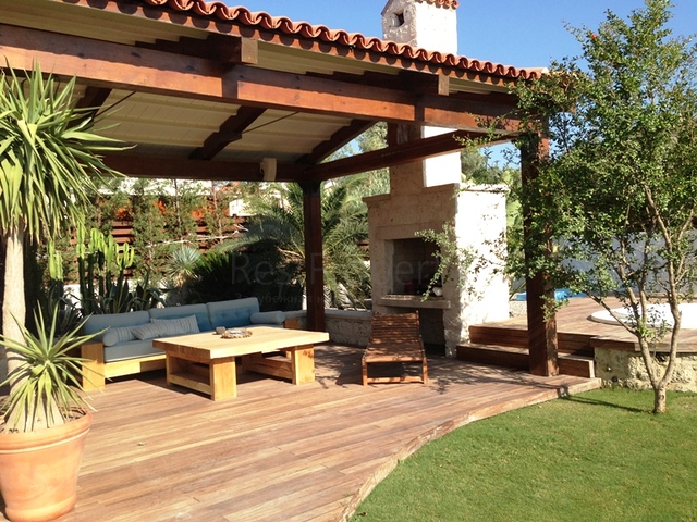 فيلا مع قطعة أرض كبيرة مع حديقة خضراء في الاشاتي