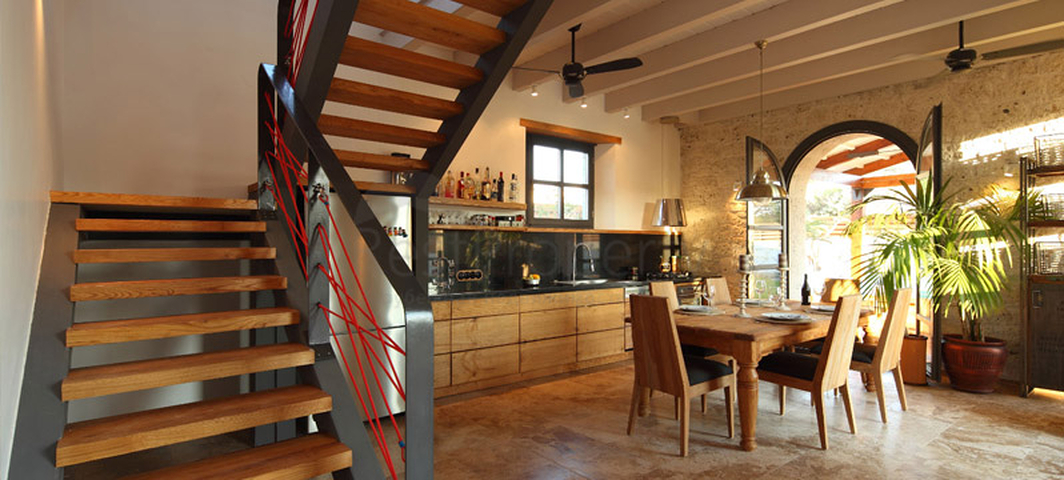 فيلا مع قطعة أرض كبيرة مع حديقة خضراء في الاشاتي