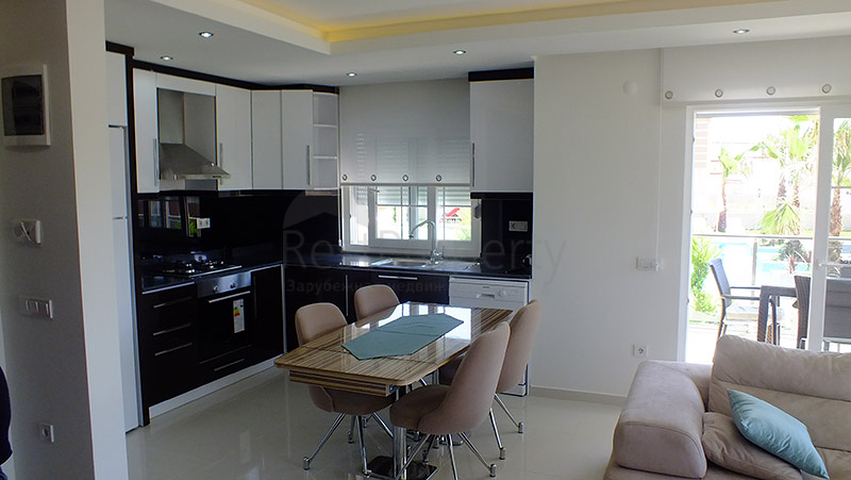 شقق في مجمع صغير قيد الإنشاء في سيدا