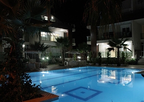 شقق في مجمع صغير قيد الإنشاء في سيدا