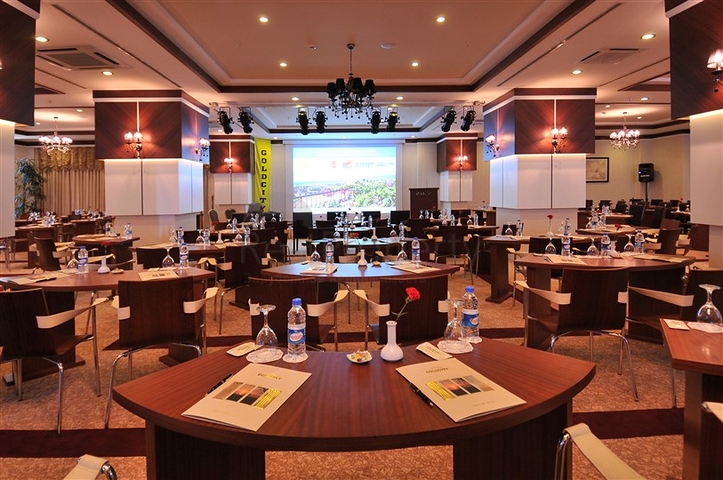 شقق واسعة مع أثاث وأجهزة