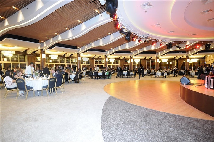 شقق واسعة مع أثاث وأجهزة