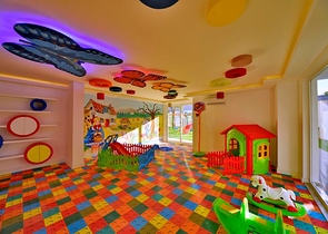 شقق عائلية ضمن مجمع سكني قريب من البحر في افسلار / الانيا 