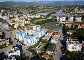 شقق عائلية ضمن مجمع سكني قريب من البحر في افسلار / الانيا 