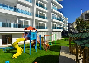 شقق عائلية ضمن مجمع سكني قريب من البحر في افسلار / الانيا 