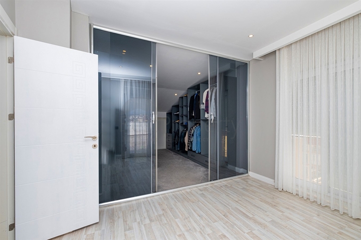 شقة دوبلكس 4 + 1 في حي كيزيلاريك-أنطاليا 