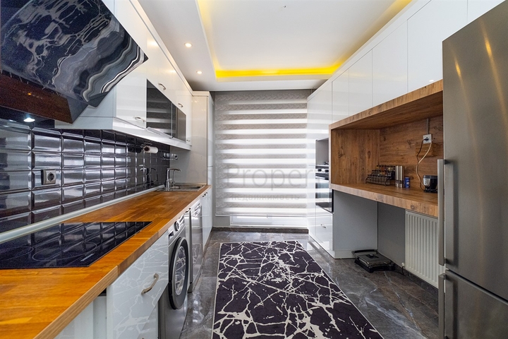 شقة دوبلكس 4 + 1 في حي كيزيلاريك-أنطاليا 