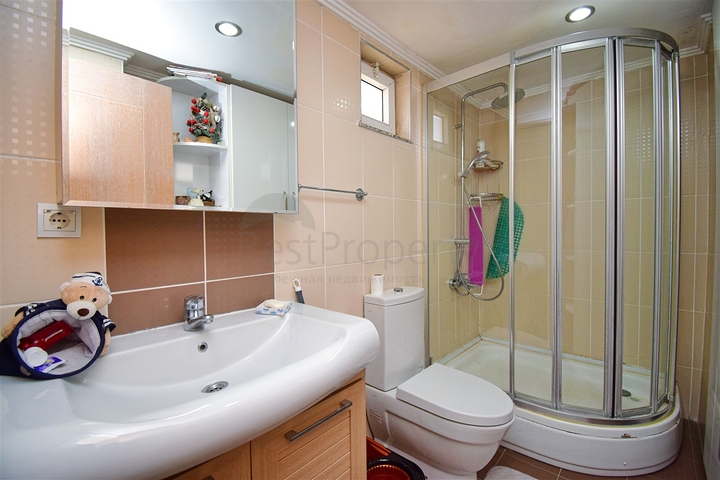 شقة دوبلكس 5 + 1 في منطقة ميدانكافاجي - أنطاليا 