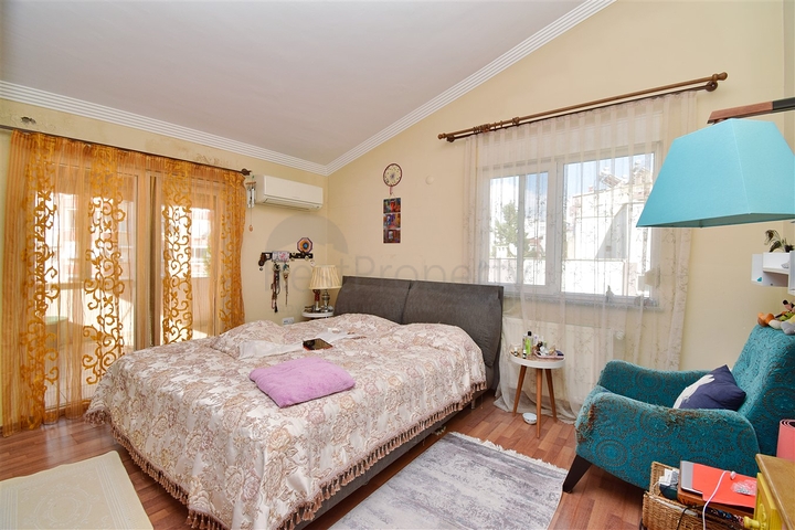 شقة دوبلكس 5 + 1 في منطقة ميدانكافاجي - أنطاليا 