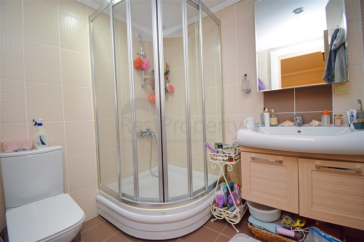 شقة دوبلكس 5 + 1 في منطقة ميدانكافاجي - أنطاليا 