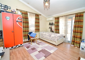 شقة دوبلكس 5 + 1 في منطقة ميدانكافاجي - أنطاليا 