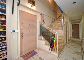 شقة دوبلكس 5 + 1 في منطقة ميدانكافاجي - أنطاليا 