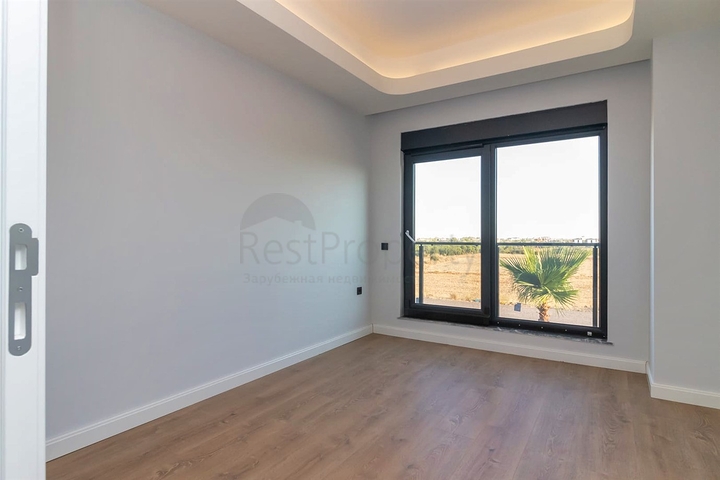 فلل 5 + 1 في منطقة دوشيميالتي-أنطاليا