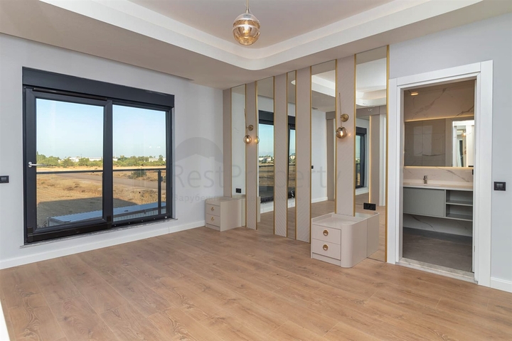 فلل 5 + 1 في منطقة دوشيميالتي-أنطاليا