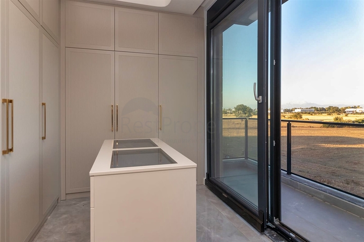 فلل 5 + 1 في منطقة دوشيميالتي-أنطاليا