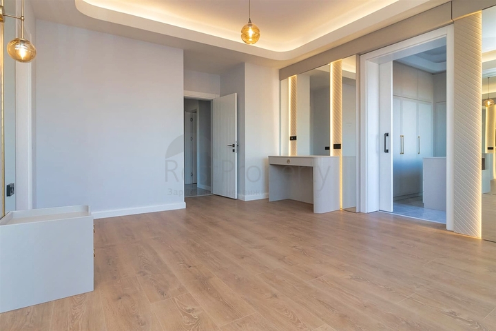 فلل 5 + 1 في منطقة دوشيميالتي-أنطاليا