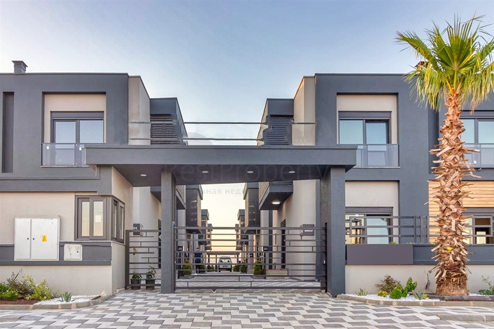 فلل 5 + 1 في منطقة دوشيميالتي-أنطاليا